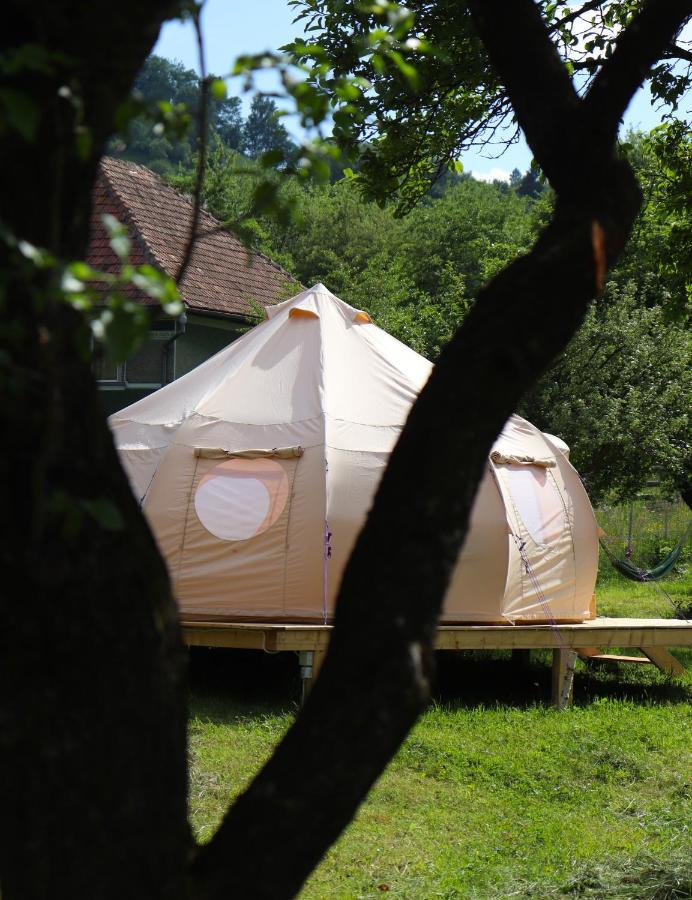 Flore'S Garden Glamping 브란 외부 사진