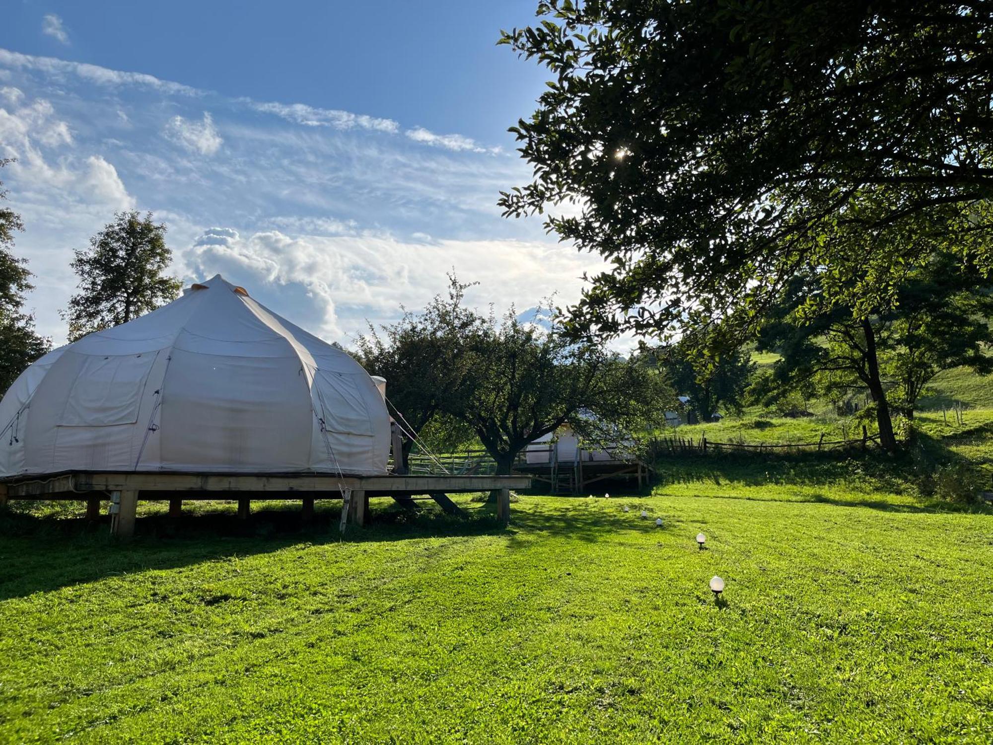 Flore'S Garden Glamping 브란 외부 사진